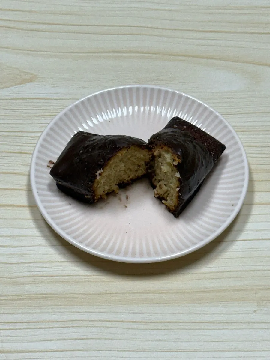 A single salted choco financier