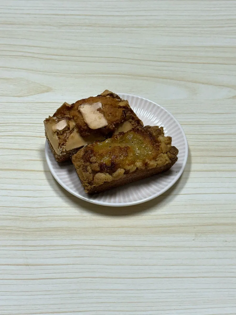 Nunettine financier and apple Earl Grey financier
