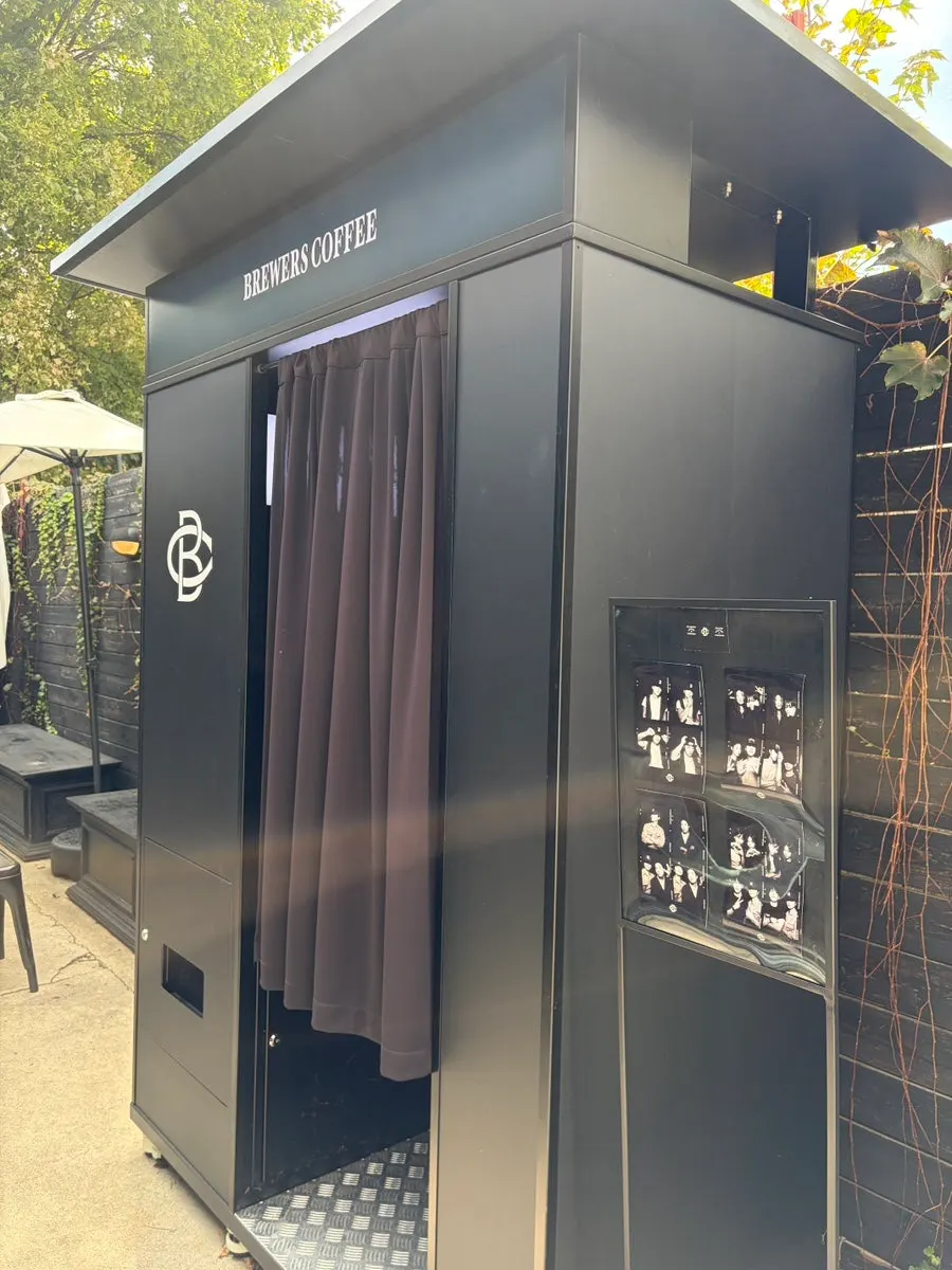 Brewers Coffee outdoor terrace seating