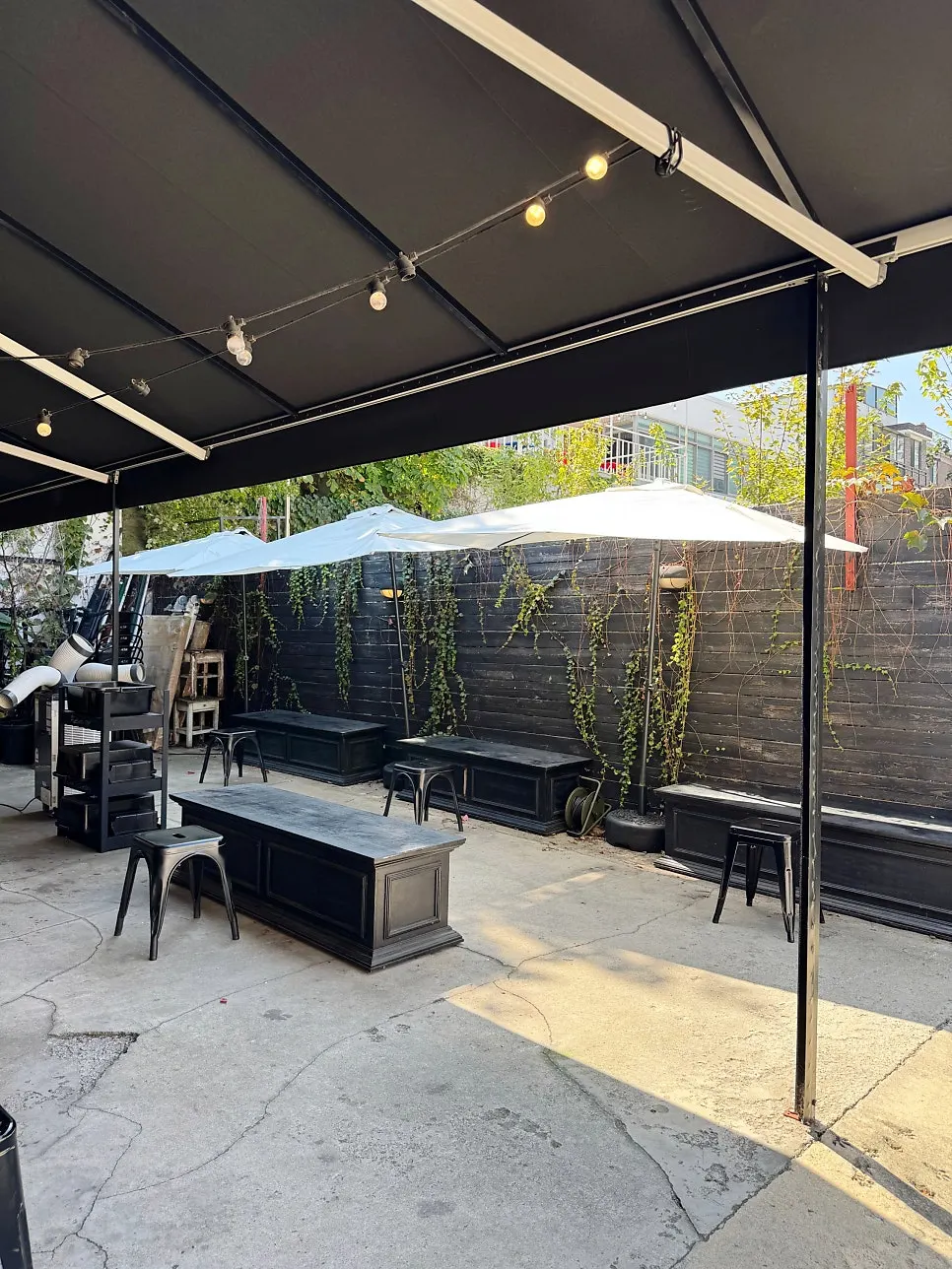 Outdoor terrace seating at Brewers Coffee Sinbu Branch