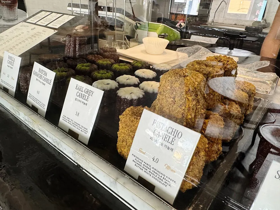 Canelé pastries in the showcase