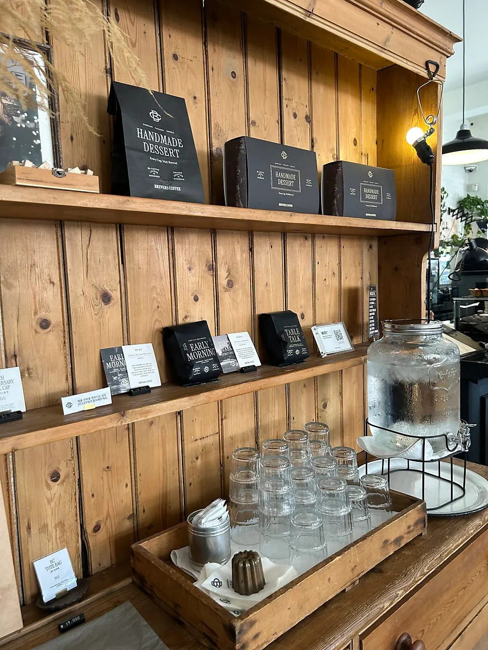Order counter at Brewers Coffee Cheonan Sinbu Branch