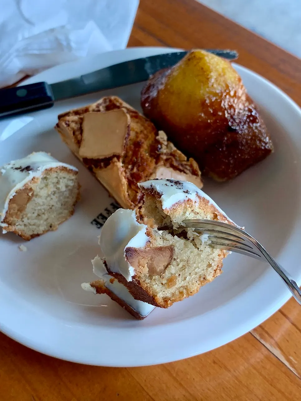 Two financiers and one madeleine set