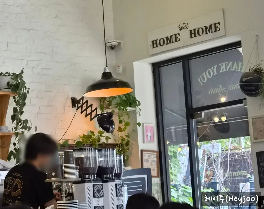 브루어스커피 천안신부점 카페 외관