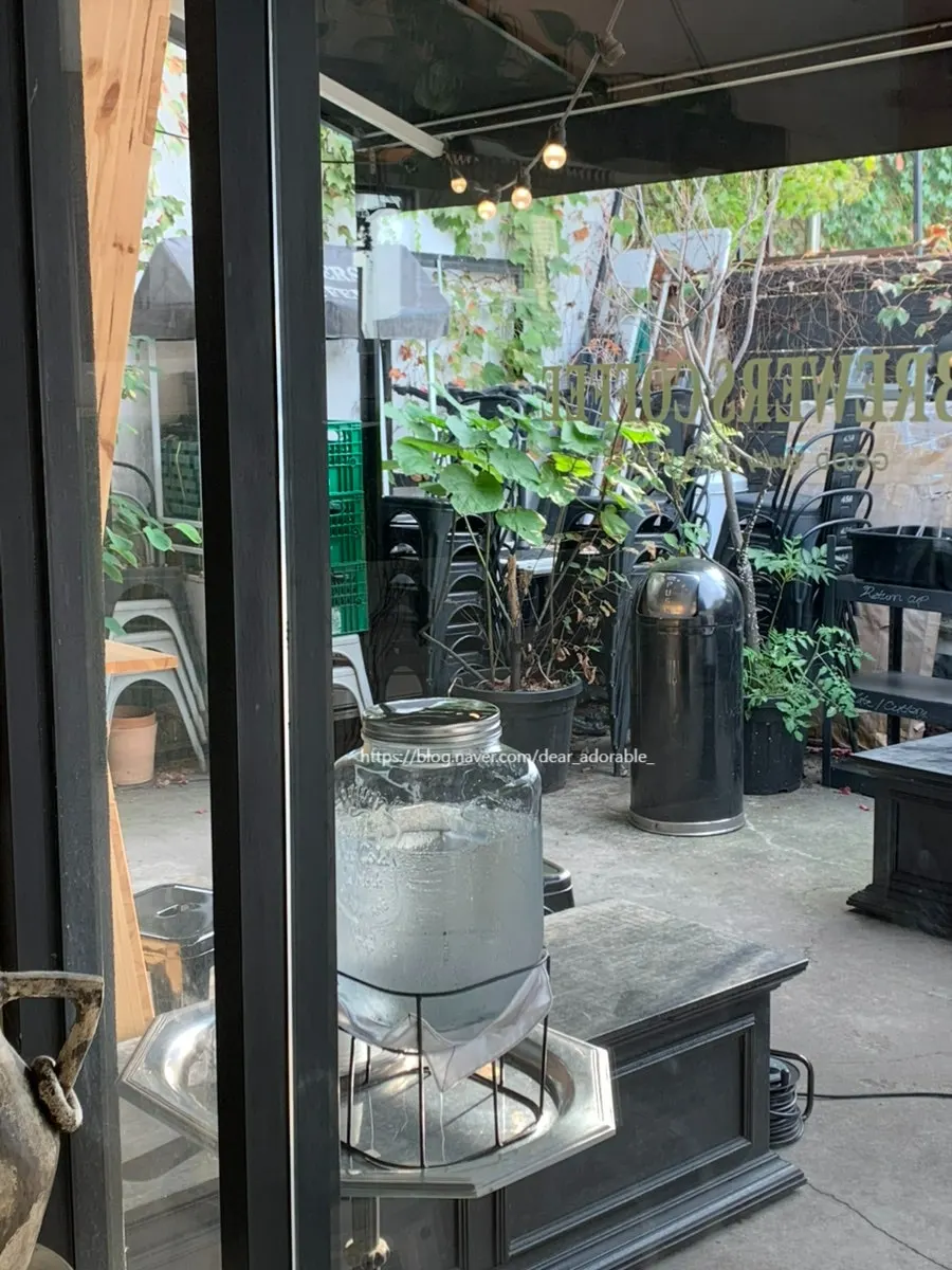 New four-cut photo booth on the terrace
