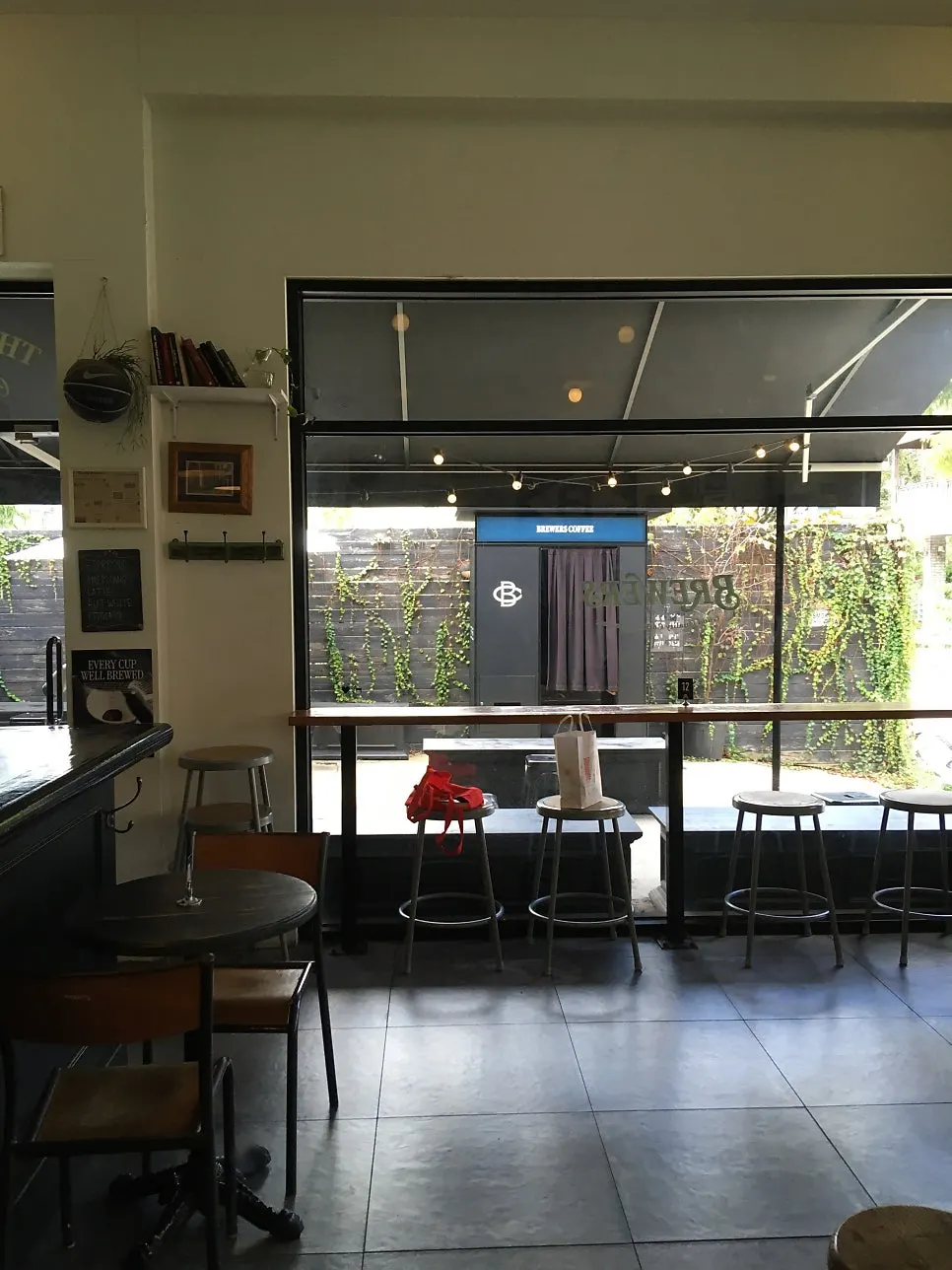 Terrace seating at Brewers Coffee Cheonan Sinbu Branch