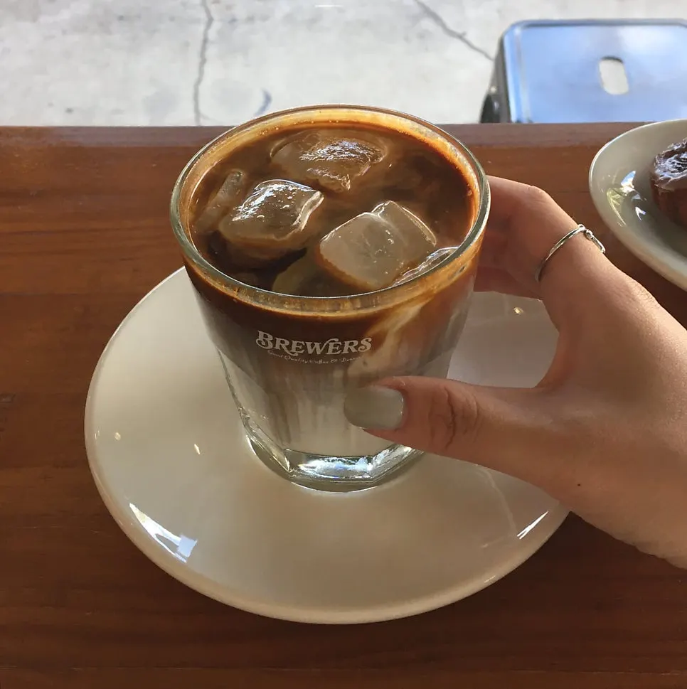 Close-up of the 041 coffee cup