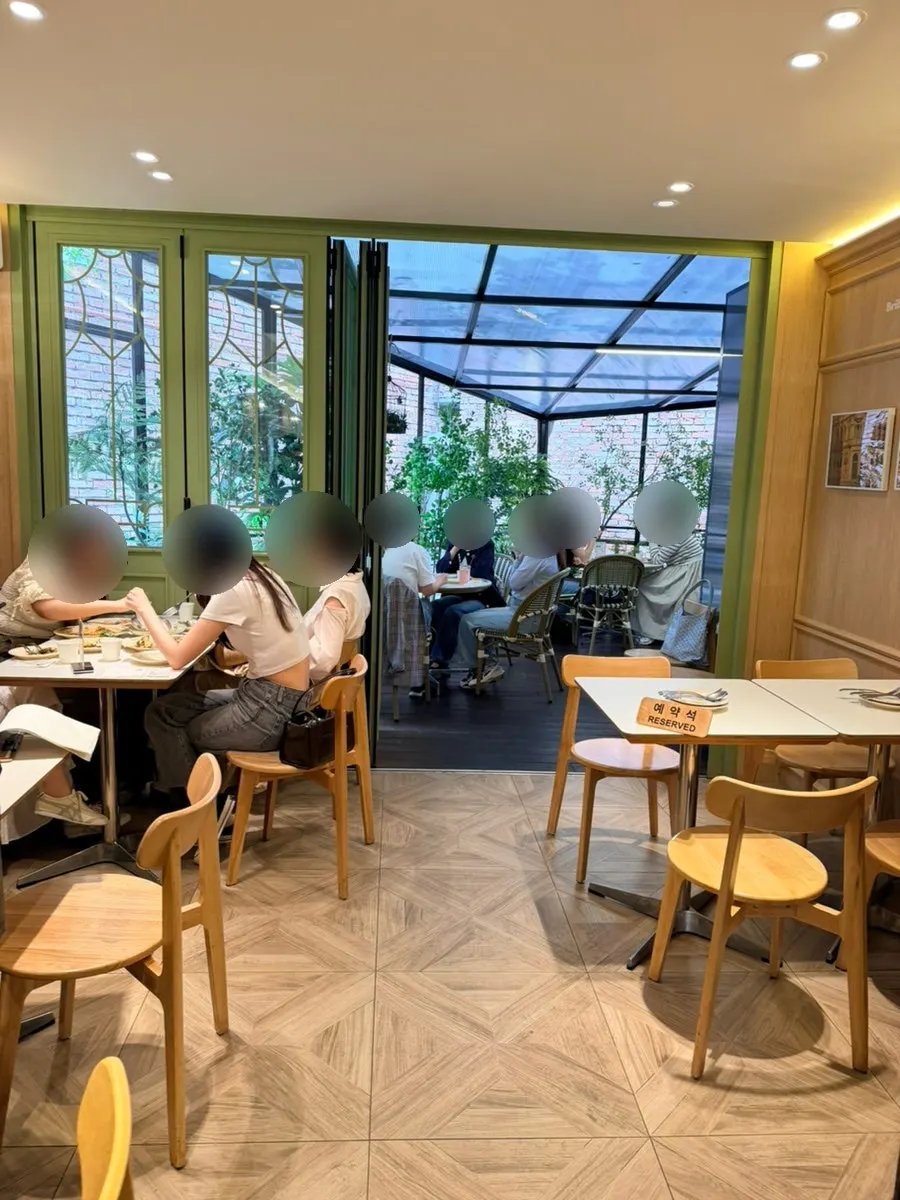 Interior of Brivit with many two-person tables