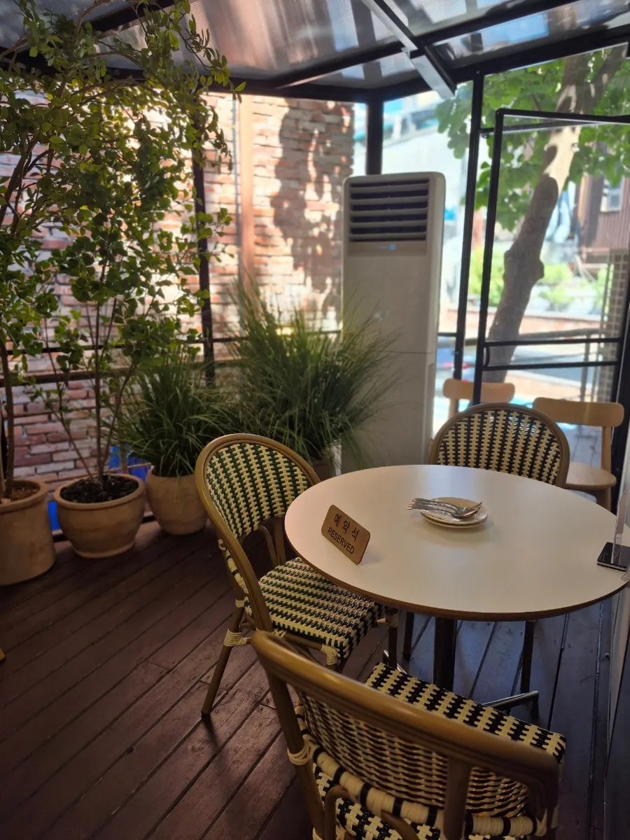 Green terrace filled with plants at Brivit Gangnam