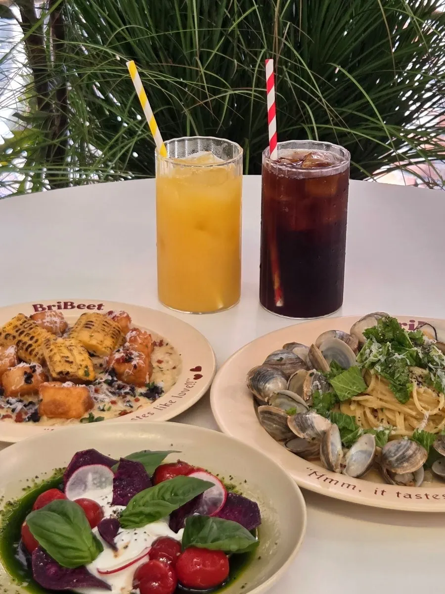 Set menu spread on the table at Brivit Gangnam Station
