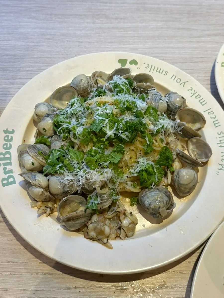 Spicy jambon risotto with cream and jambon