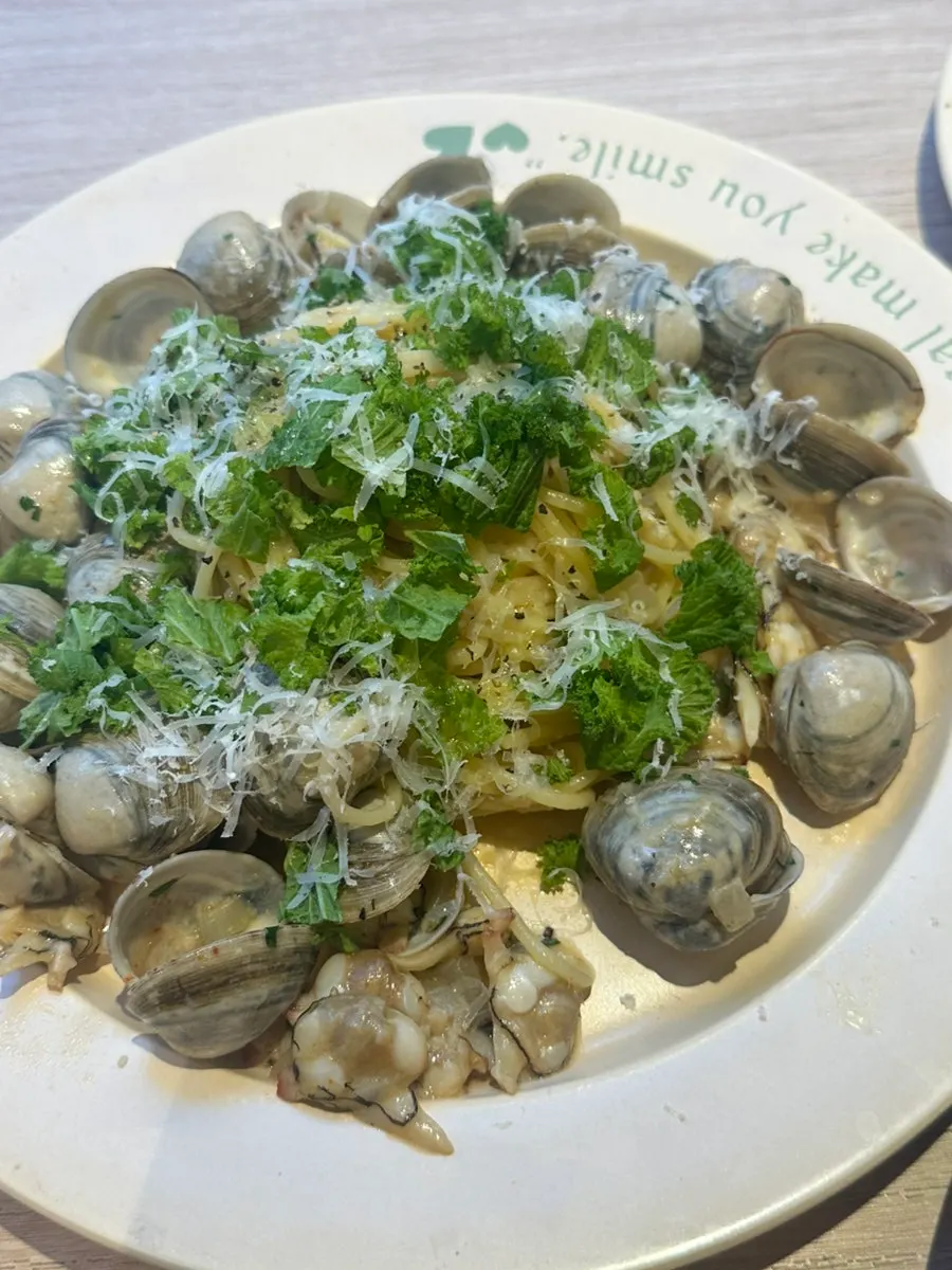 Spicy vongole oil pasta with clams