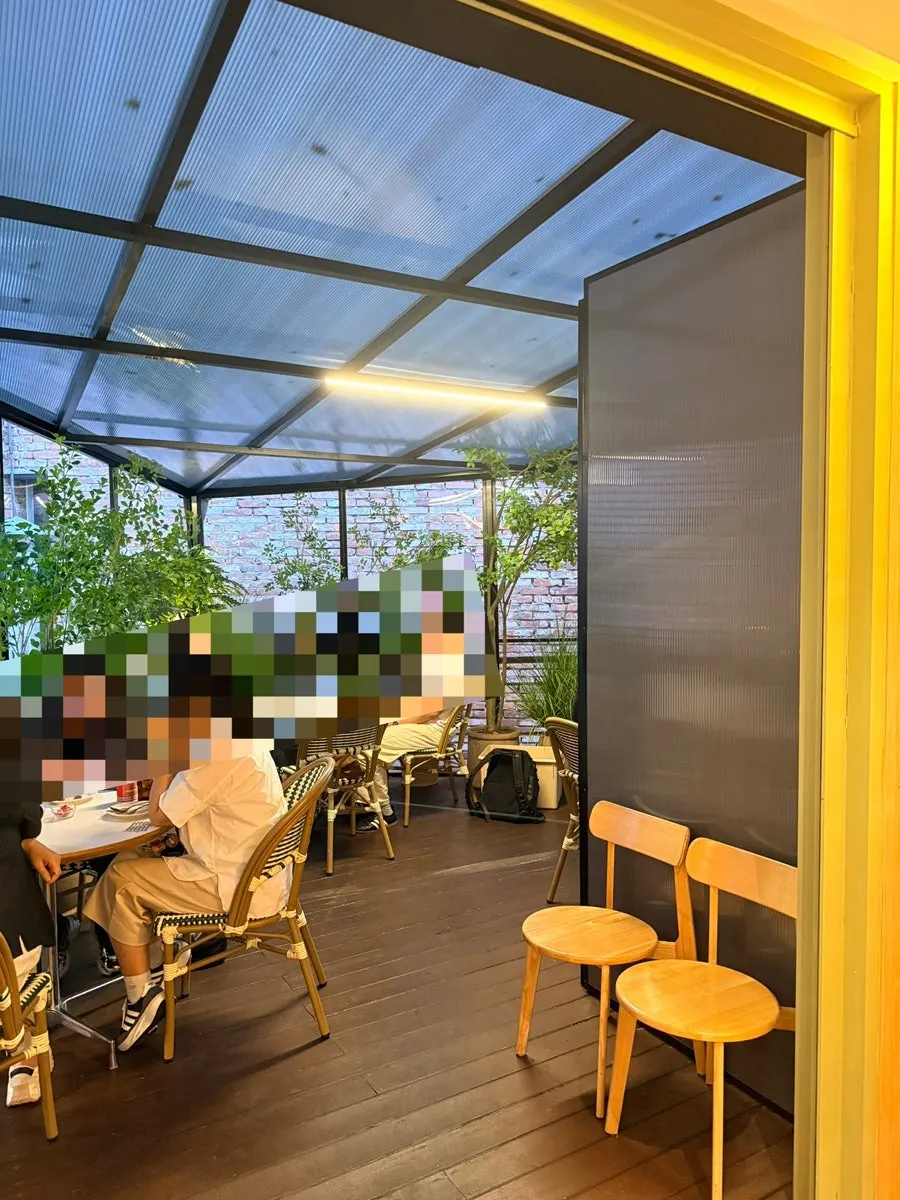 브리비트 강남역점 내부 좌석