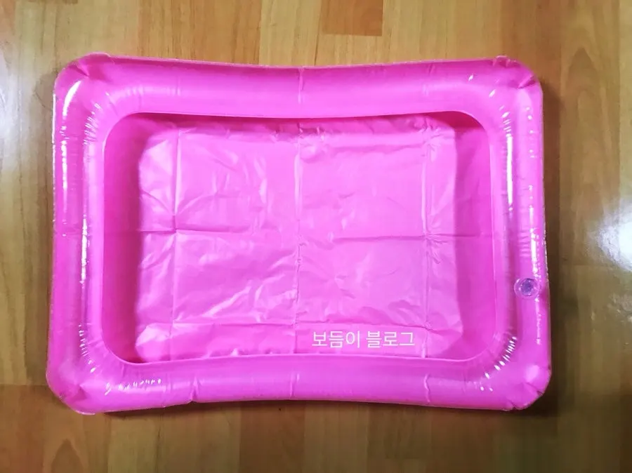 Preparing fishing play with the inflatable pad