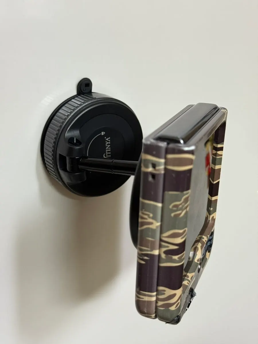 Vacuum-suction MagSafe mount