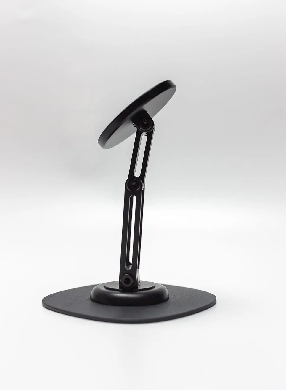 Three-stage hinge stand in use