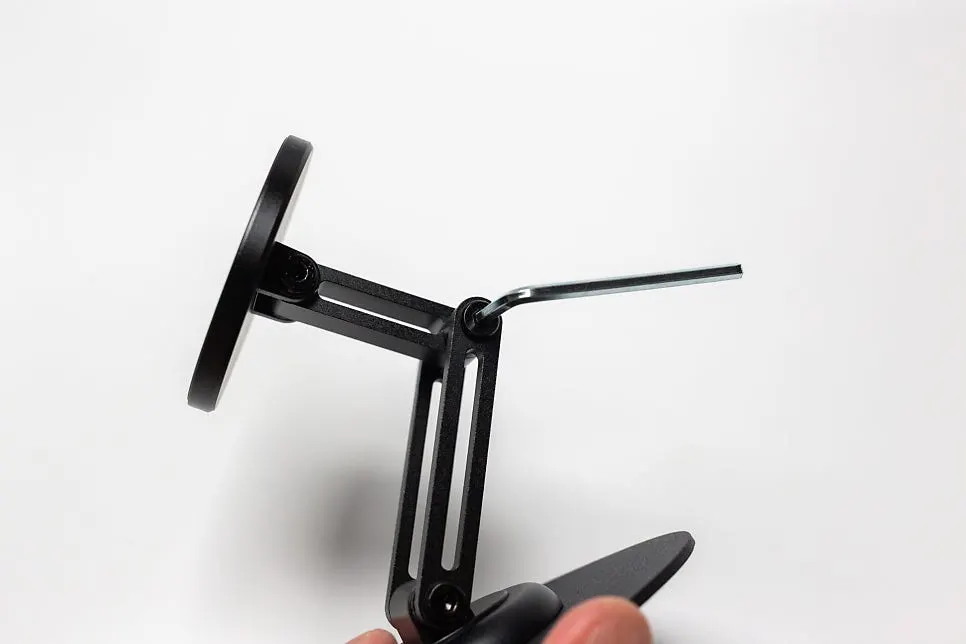 Testing MagSafe magnetic strength