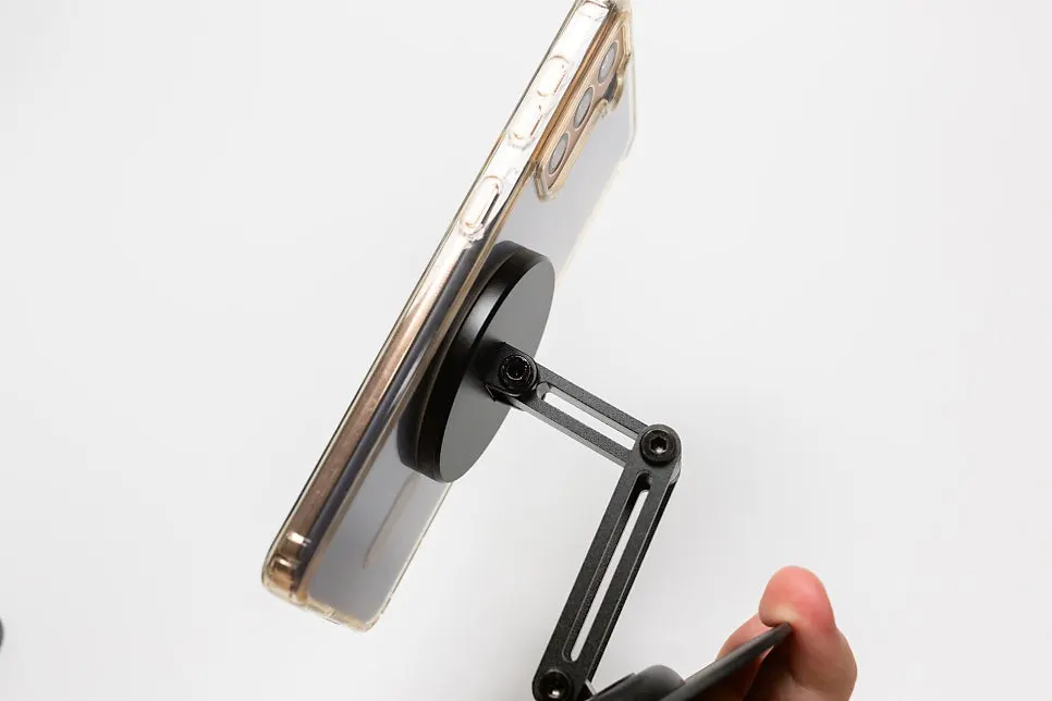 Adjusting hinge tension