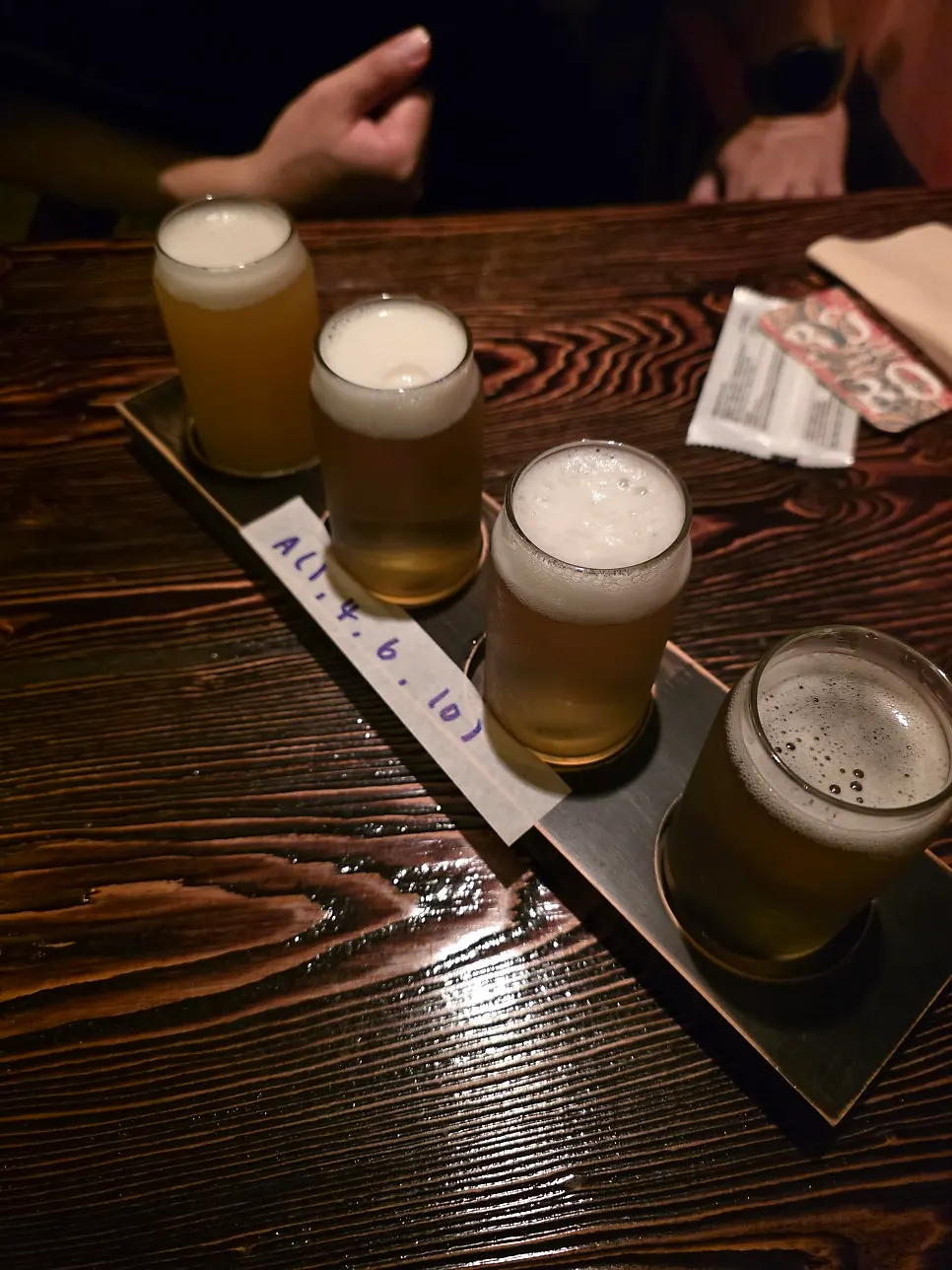 Complimentary crackers and the sampler order set out at Boah Boah
