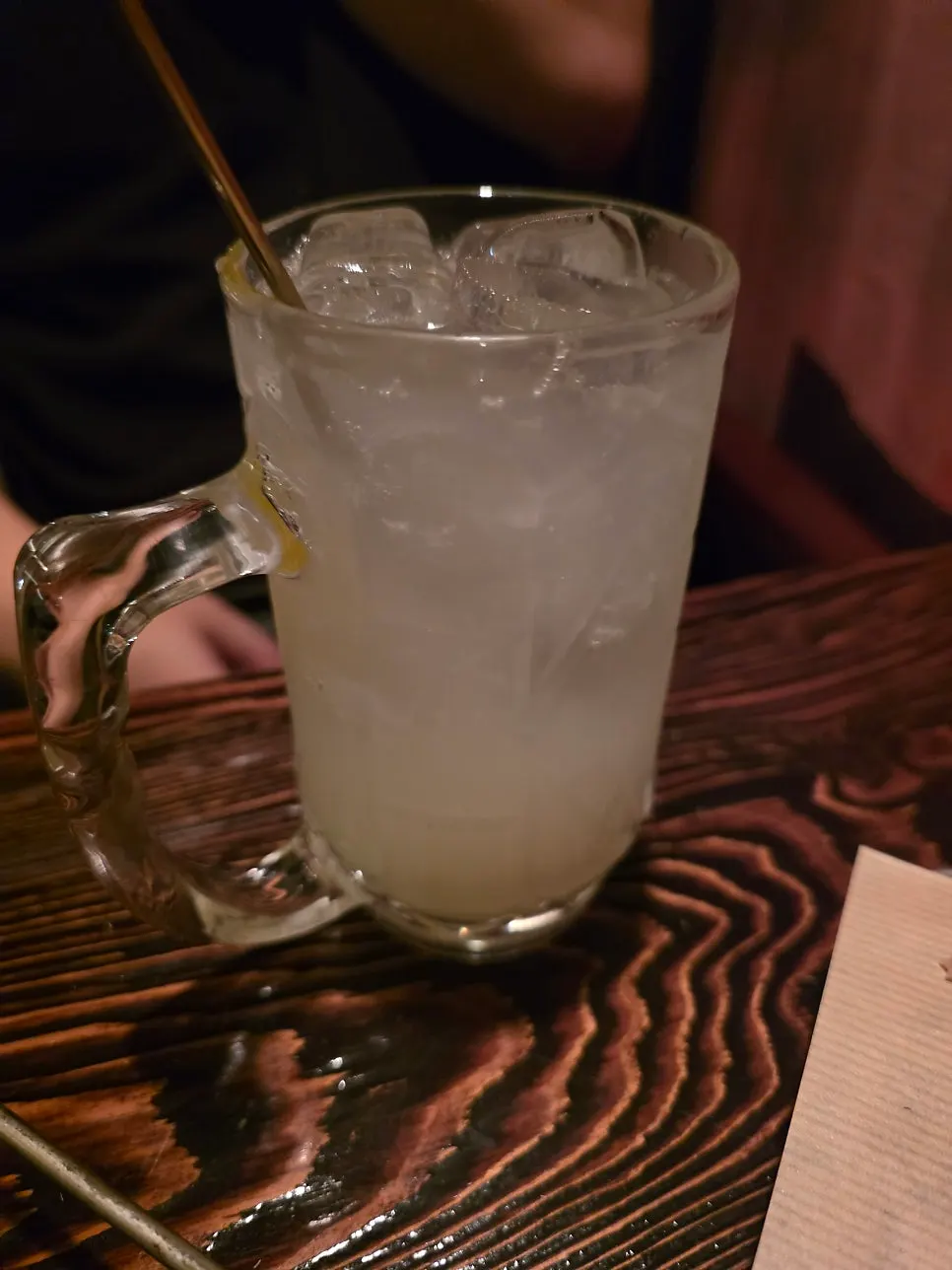 A glass of Boah Boah's Tsuru no Ume yuzu highball