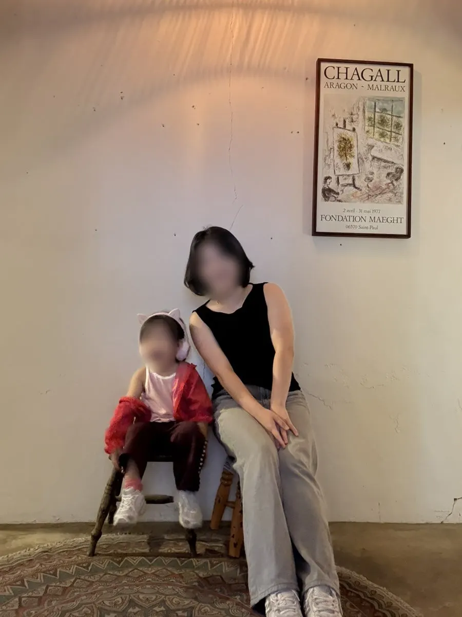셀프 사진관처럼 정면 촬영이 가능한 공간