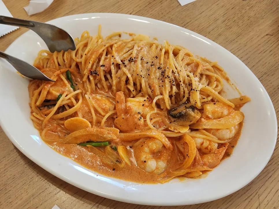 Bueokganのシュリンプロゼパスタ一皿