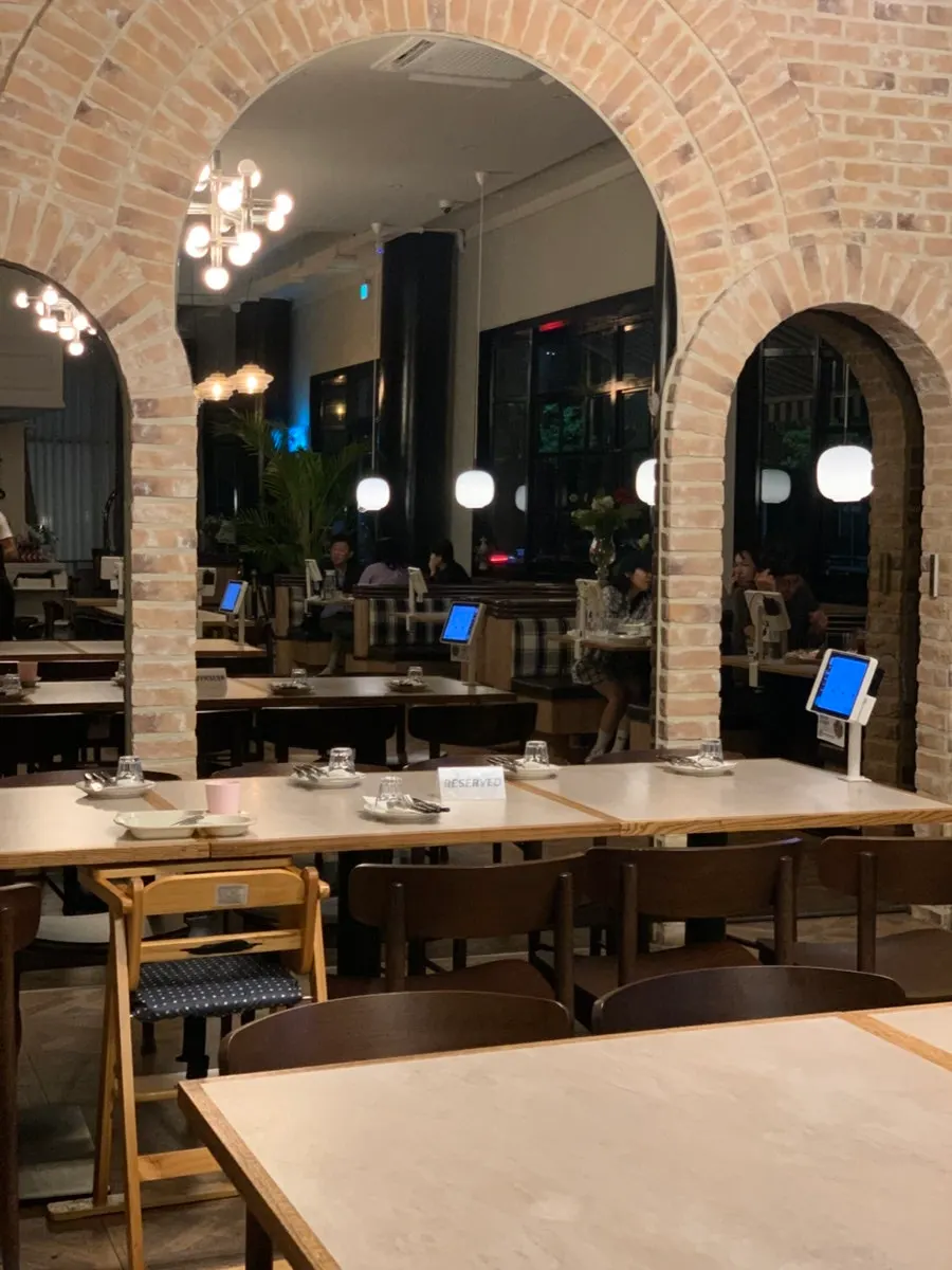 Hall seating with an Italian vintage classic atmosphere