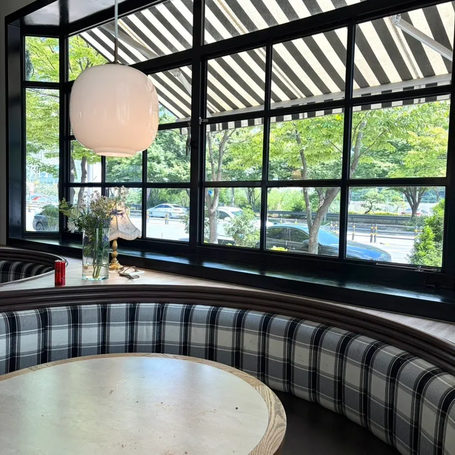 Introductory image of Bueokgan, a pasta spot in Sangmu