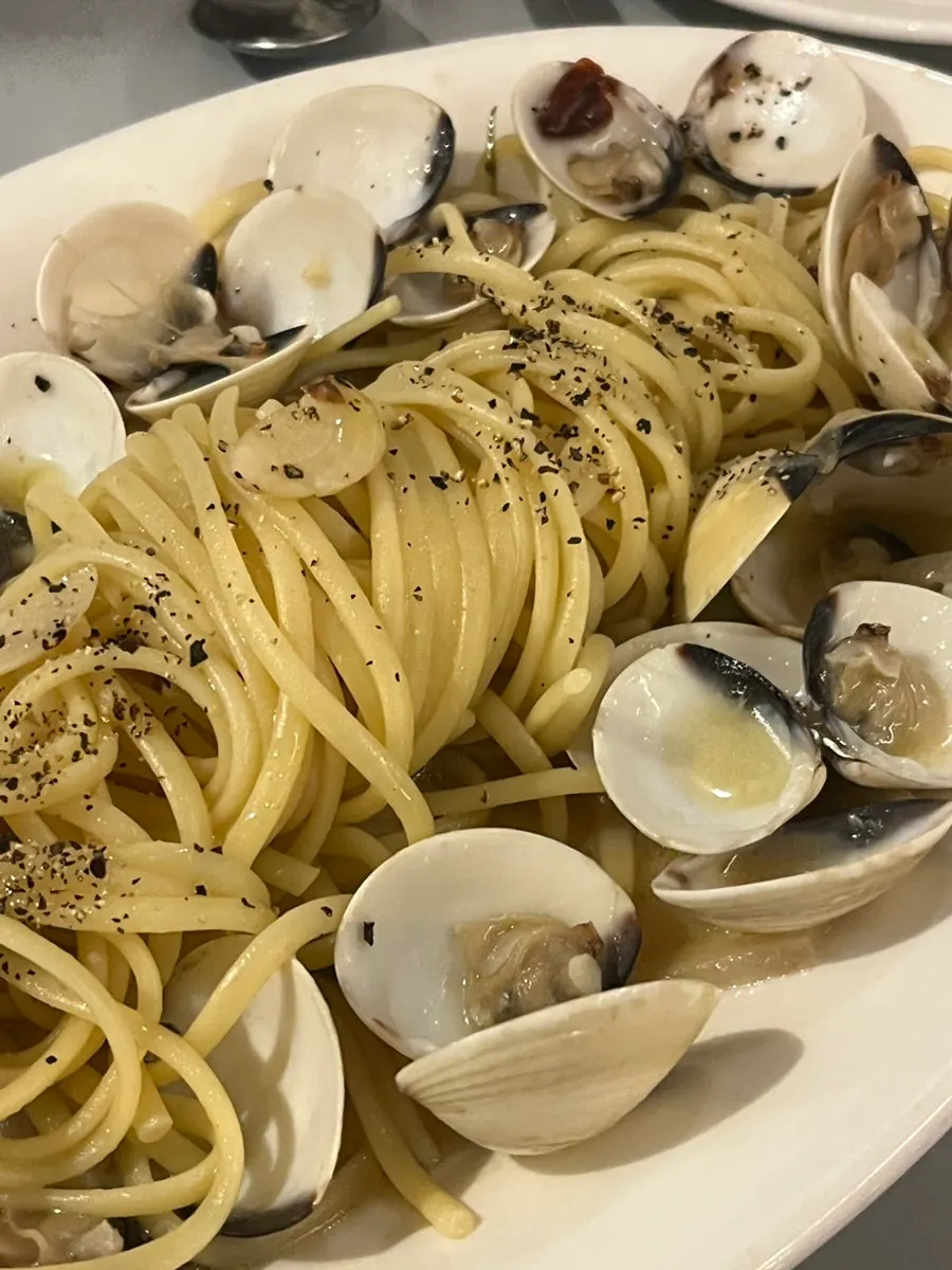 Oil-based vongole pasta with clams