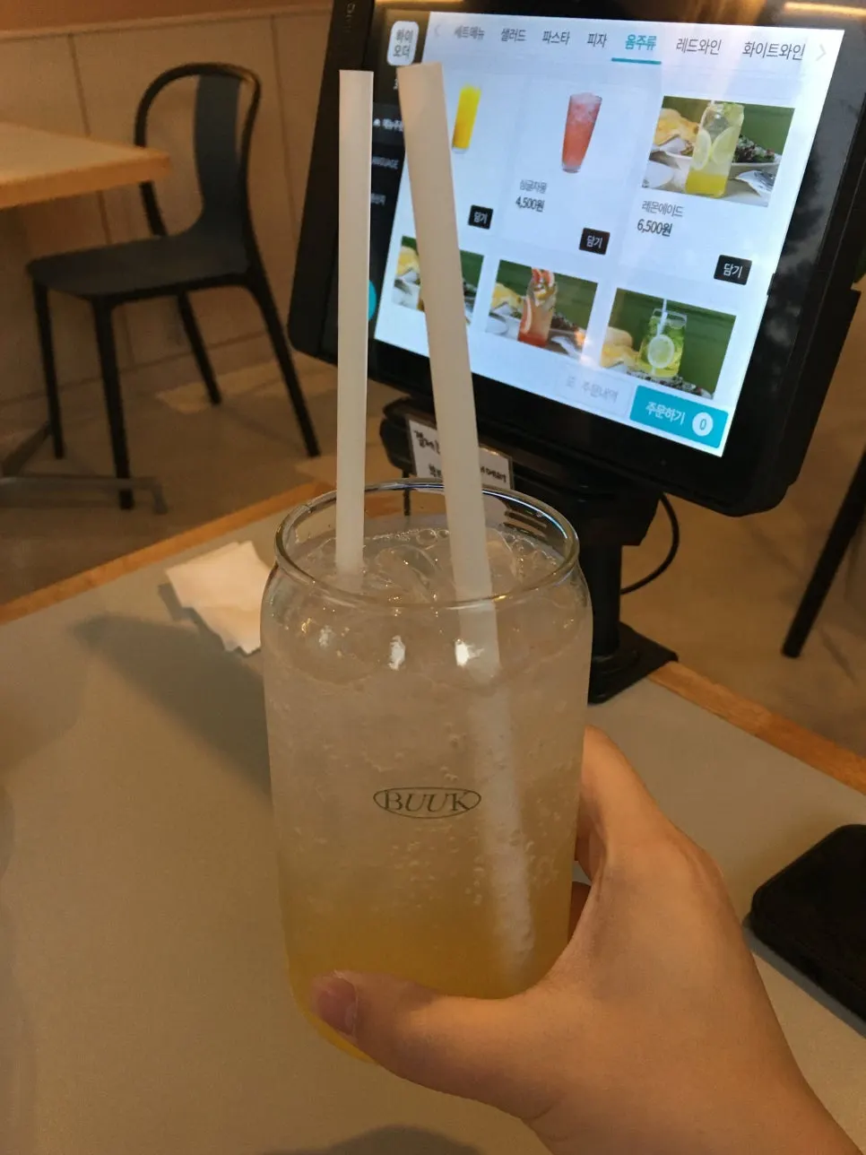 A glass of lemonade at Bueokgan Suwan Branch