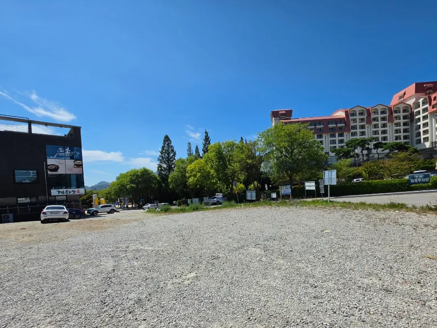 Gyehwado parking lot with Sono Belle visible