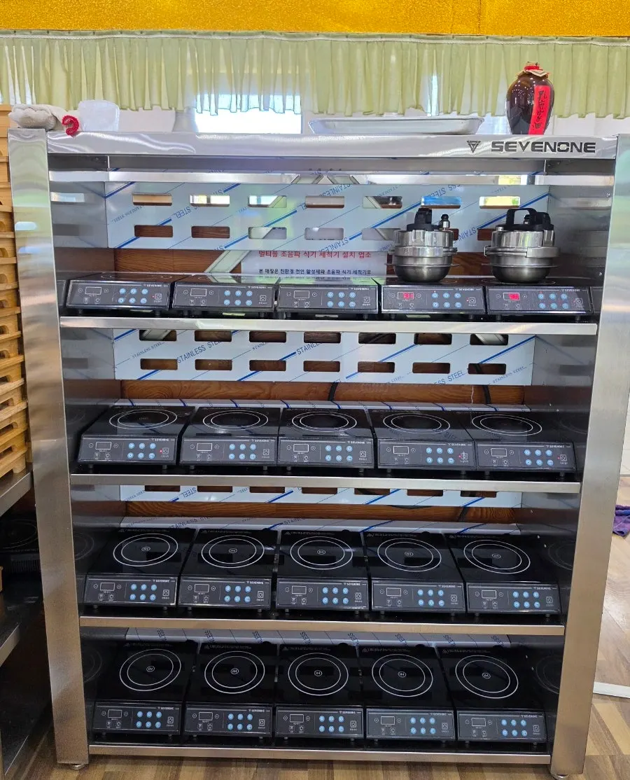 Full table setting of the hotpot rice hairtail stew set