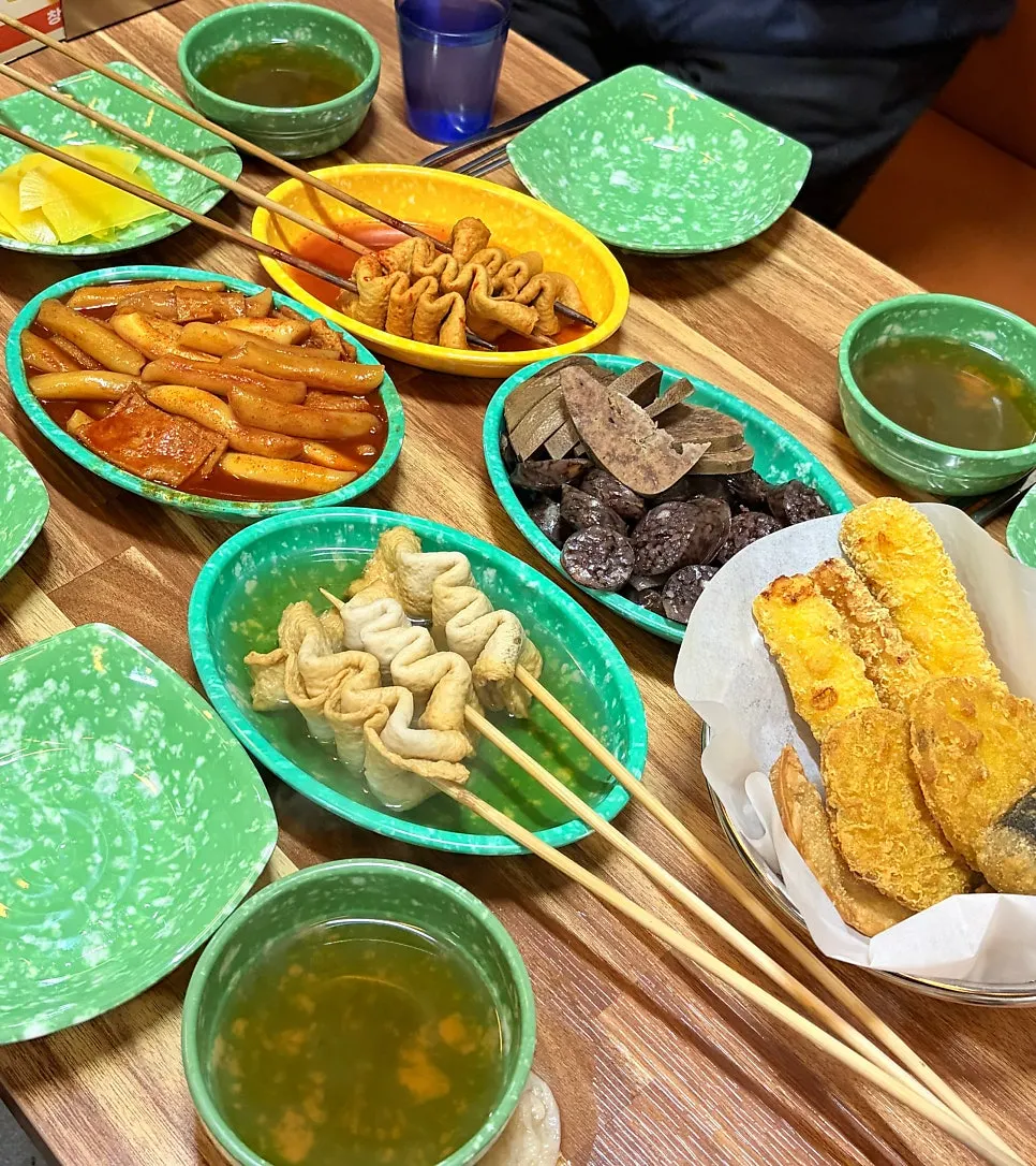 떡볶이 순대 튀김 오뎅이 함께 나온 부부두리세트 한 상