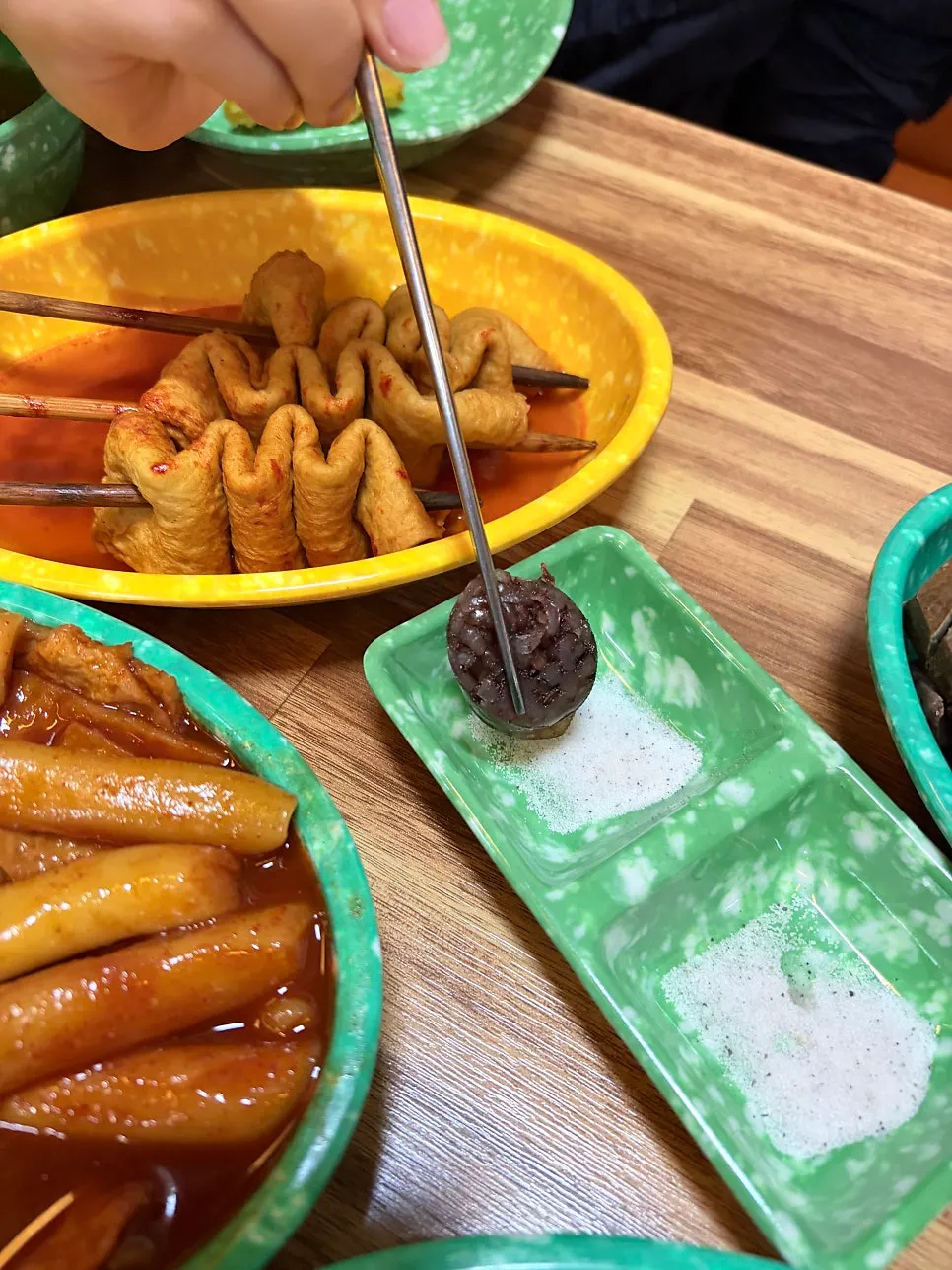 Chewy sundae dipped in tteokbokki sauce