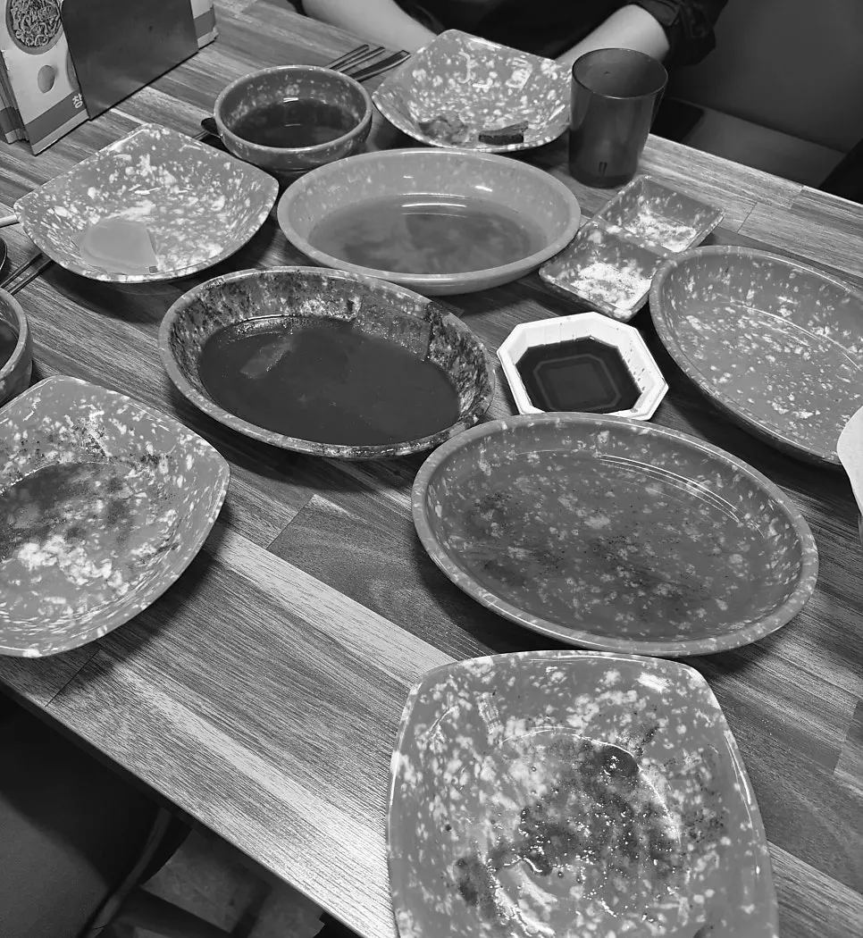 Empty plate after finishing the tteokbokki completely