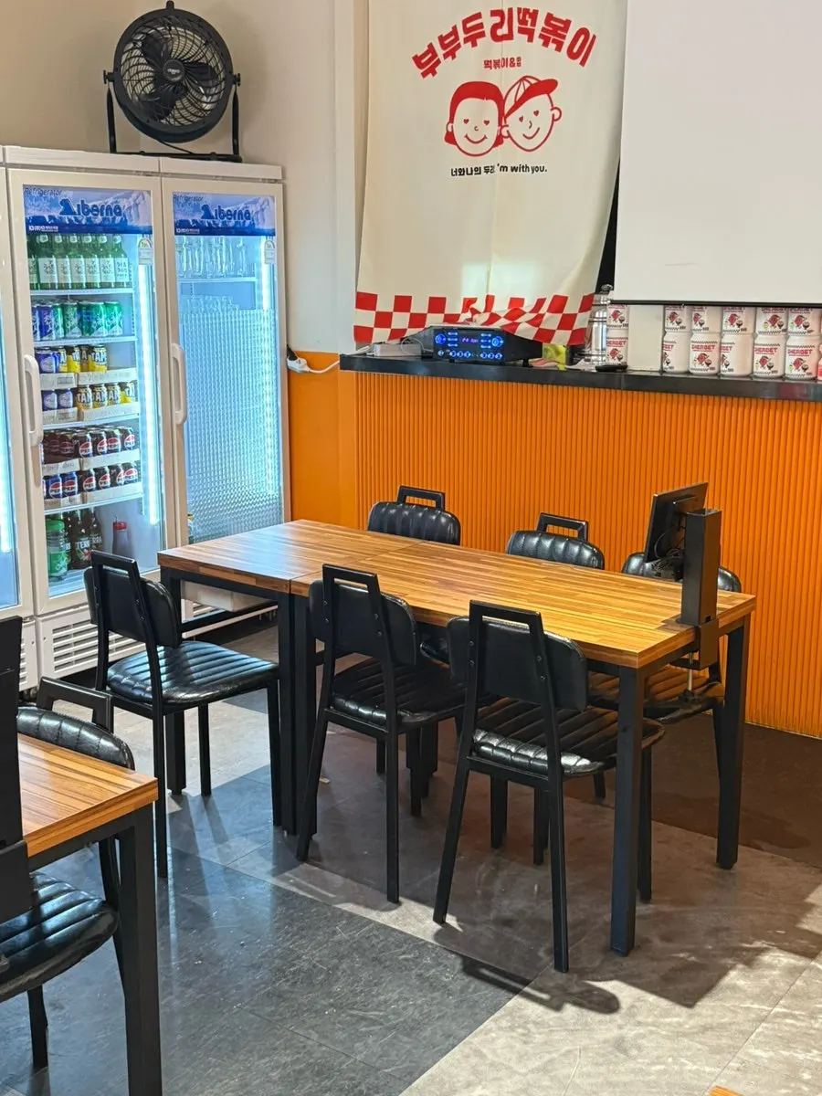 Spacious, clean interior of Bubu Duri Tteokbokki