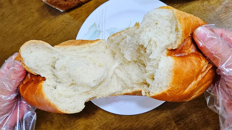 Family lunch bread party