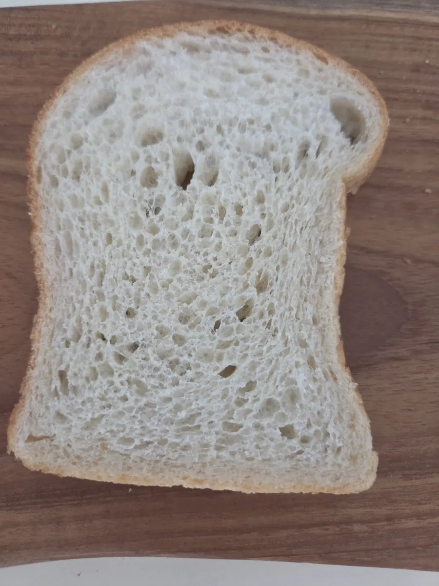 Cross-section of a slice of Daesang chapbori loaf