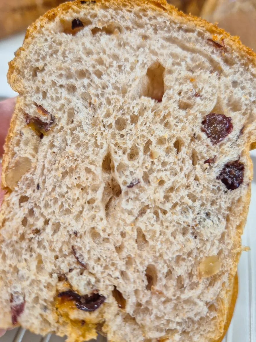 Cross-section showing the texture of the rye chapssal bori sikppang