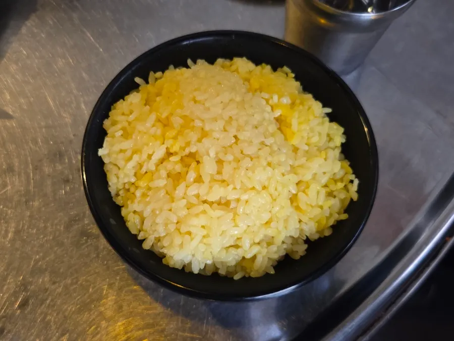 Yajju Yajju's flying fish roe fried rice priced at ₩4,000