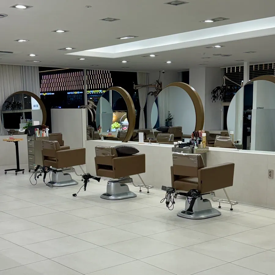 Square photo of the Levia Hair Bucheon Branch entrance