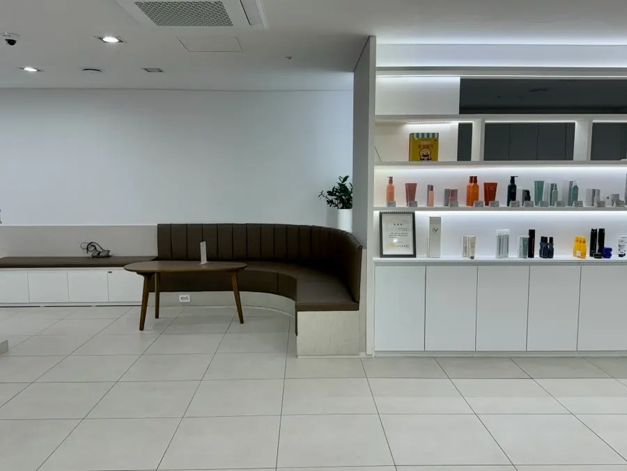 Spacious interior of Levia Hair Bucheon Branch