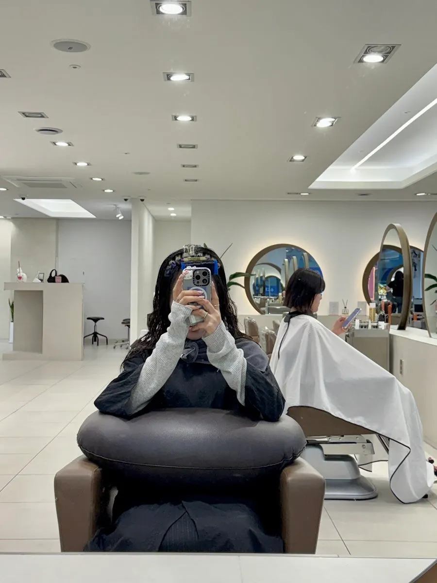 Flat, lifeless roots before the root perm