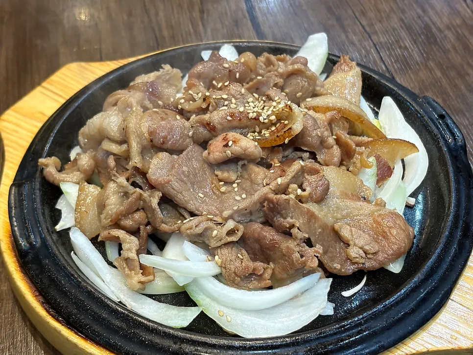 가지튀김과 시금치나물 반찬