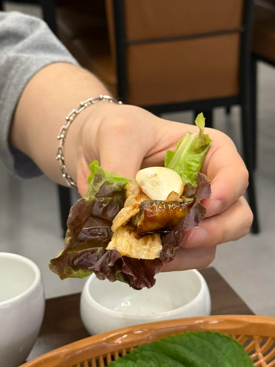 Eel wrap made with a bowl of rice