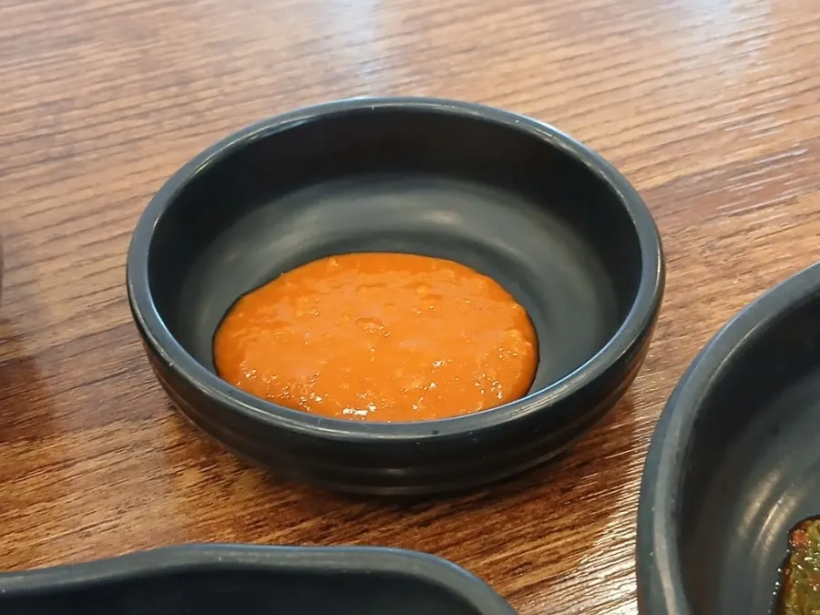반찬과 밥을 이용하는 셀프바