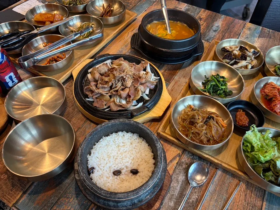 Freshly made pot rice with side dishes