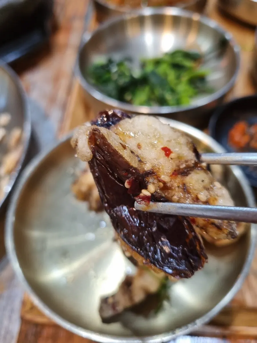 Fried eggplant served with seasoning sauce