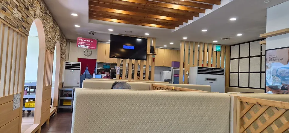 한촌설렁탕 까치울역점 좌석 배치