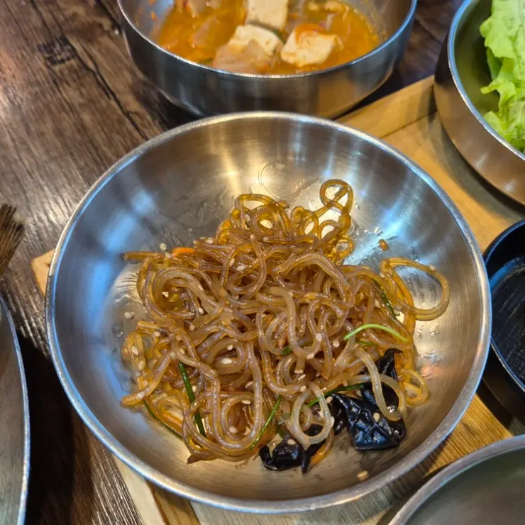 한식 밑반찬 접시